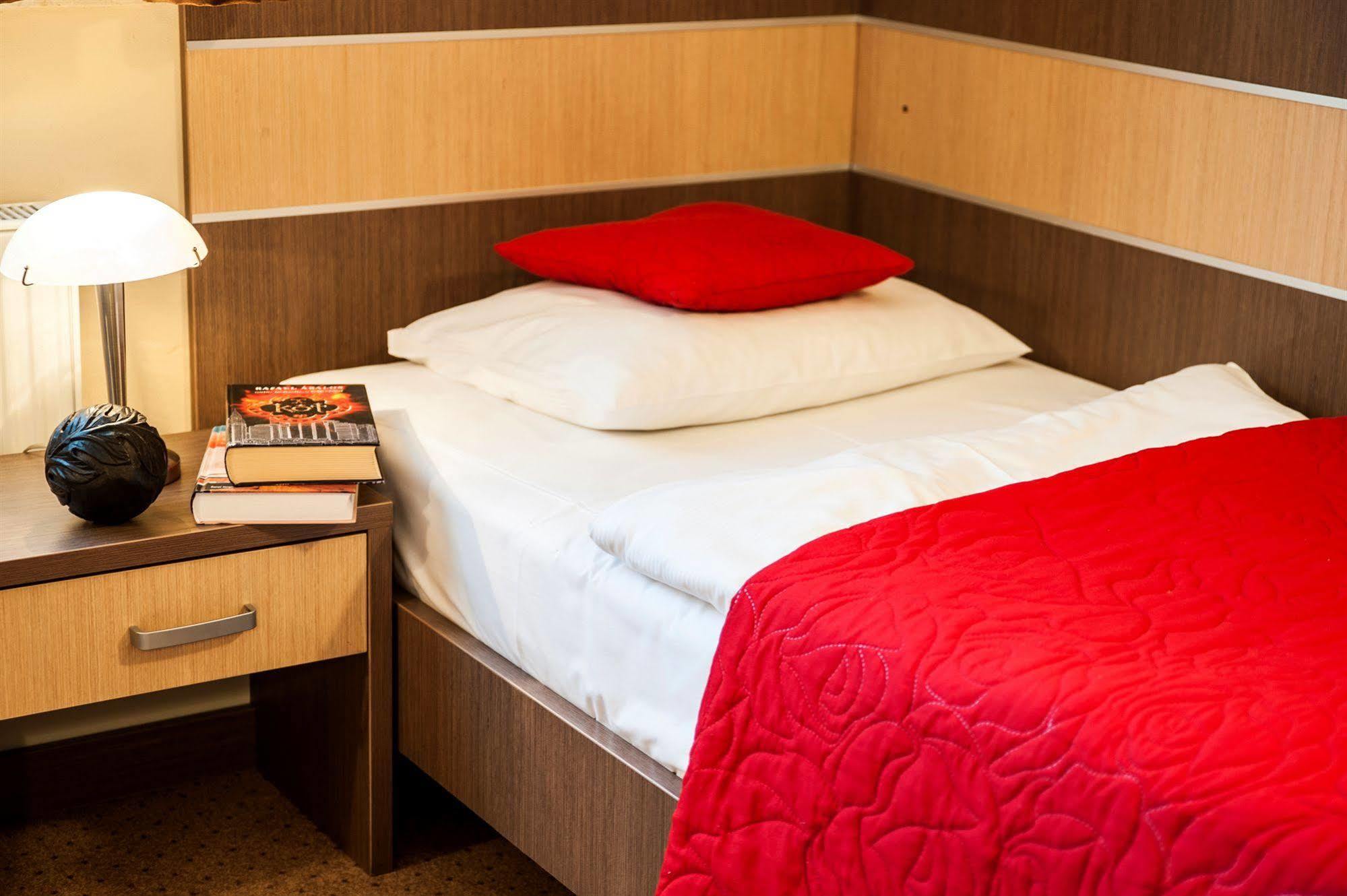 Hotel Sleep วรอตซวาฟ ภายนอก รูปภาพ